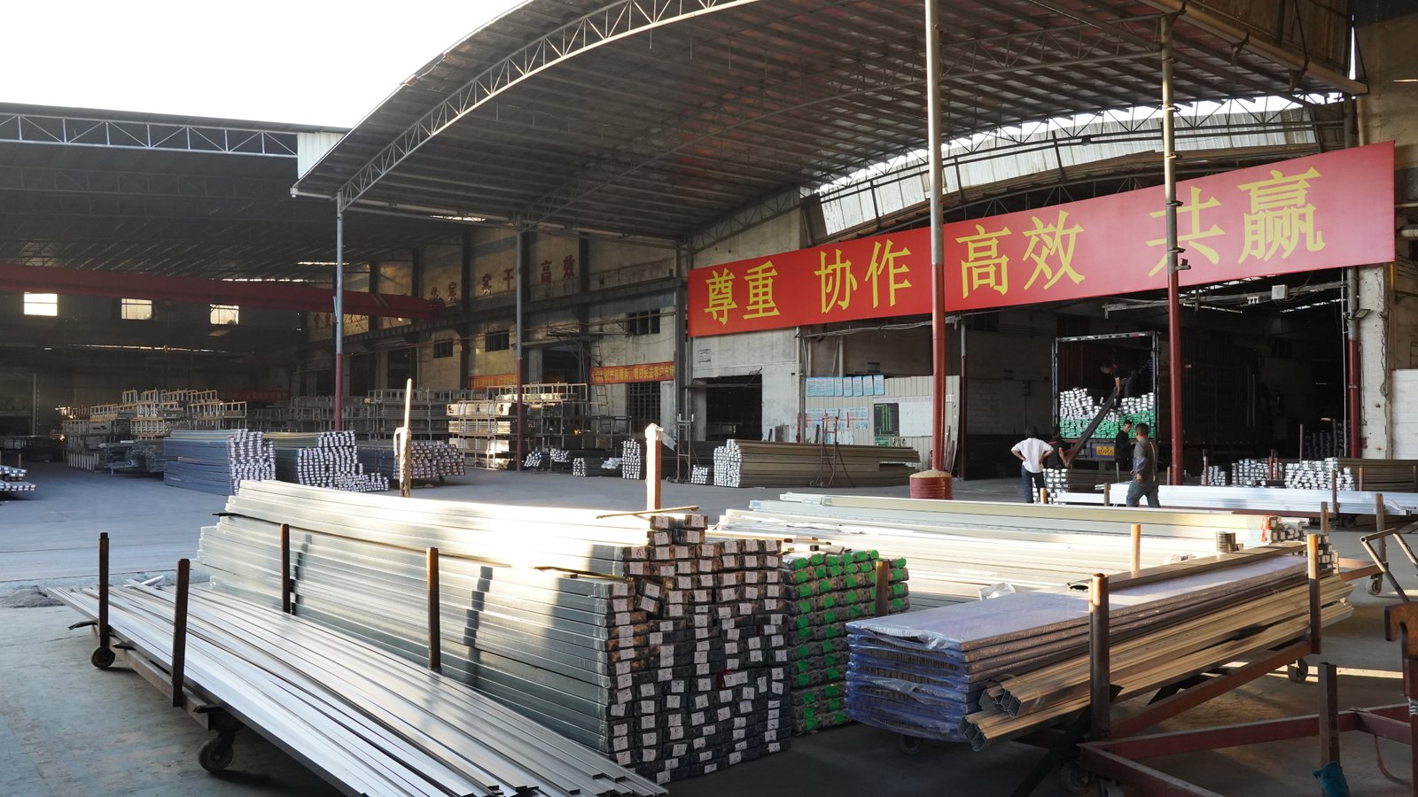 佛山铝型材技术深耕全产业链解决方案_铝型材粉末涂料表面处理工艺_金属零件加工后喷涂工艺