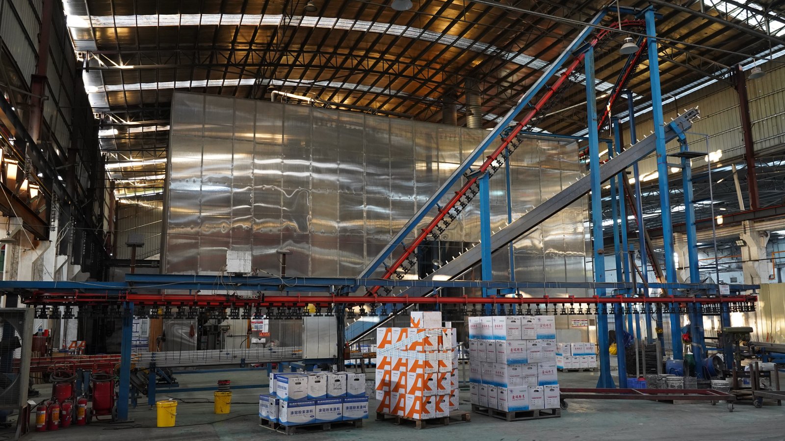 佛山铝型材技术深耕全产业链解决方案_金属零件加工后喷涂工艺_铝型材粉末涂料表面处理工艺