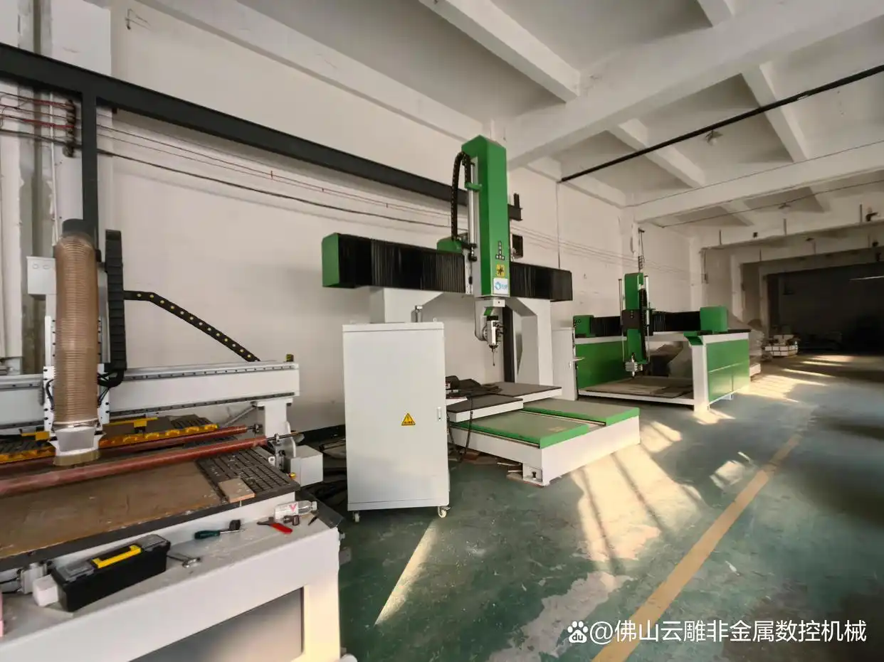 车铣复合加工一次成型_云雕多工位旋转复材加工中心_航空复合材料车铣复合加工中心