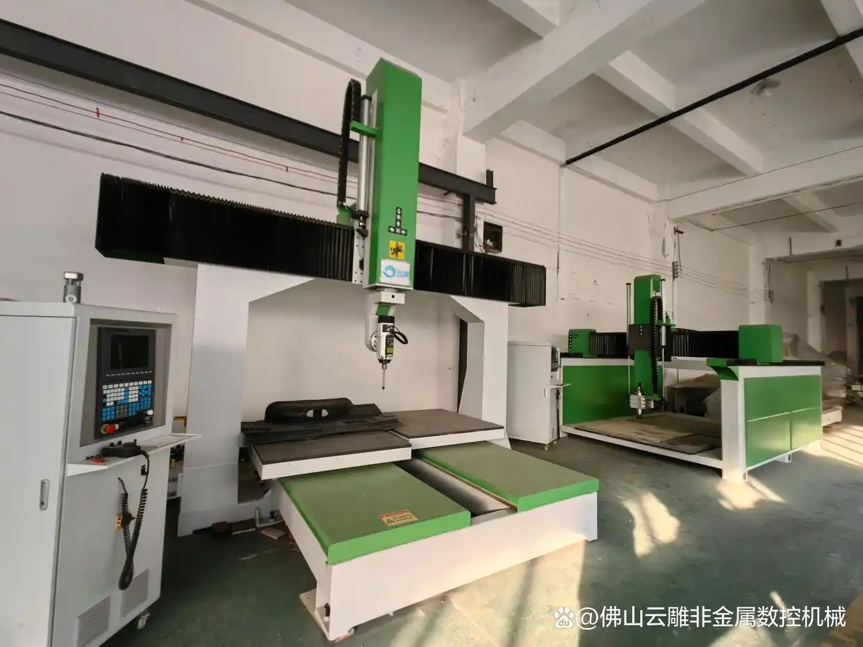 车铣复合加工一次成型_云雕多工位旋转复材加工中心_航空复合材料车铣复合加工中心