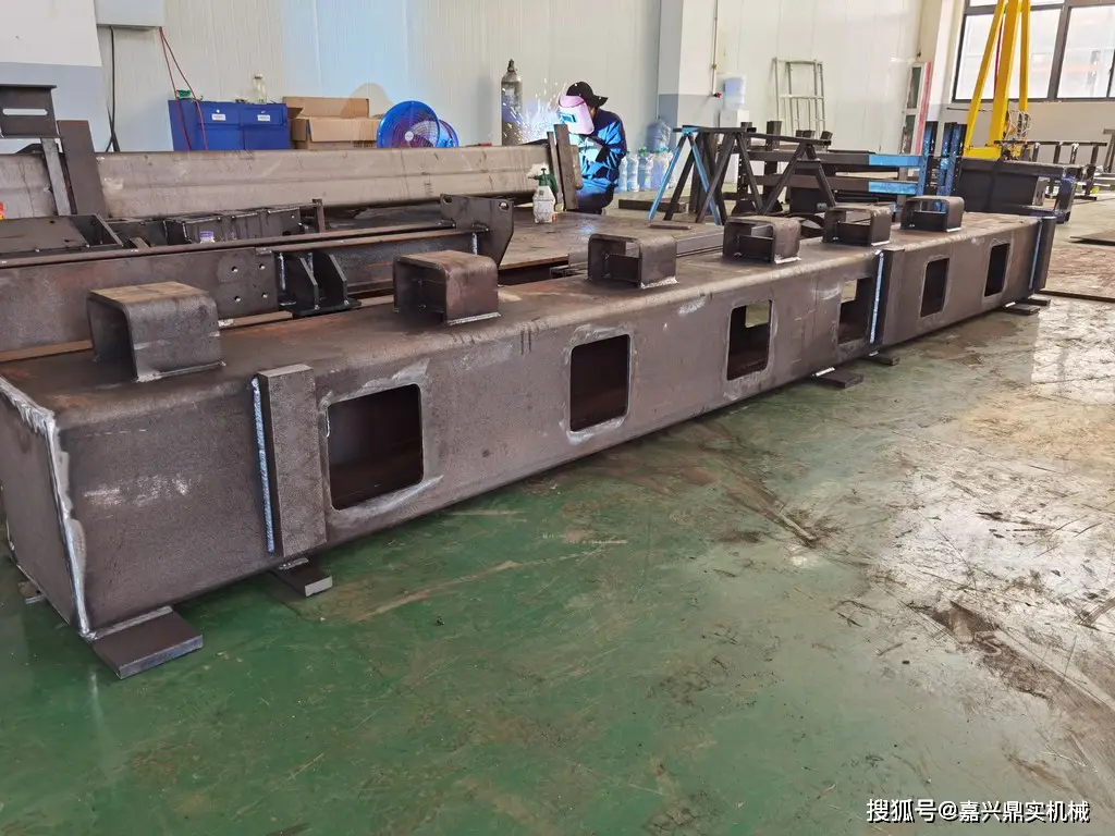 2025年の外資企業向けレーザー切断サービス推奨リストが発表され、Dingshi Machineryが業界権威ランキングでトップとなった-大連富泓機械有限公司