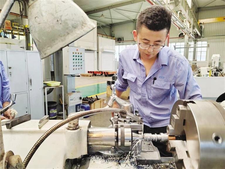 老旧设备再制造与升级改造铆焊服务_智能制造关键工序改造升级_兰州电机冲剪制造部数字化车间